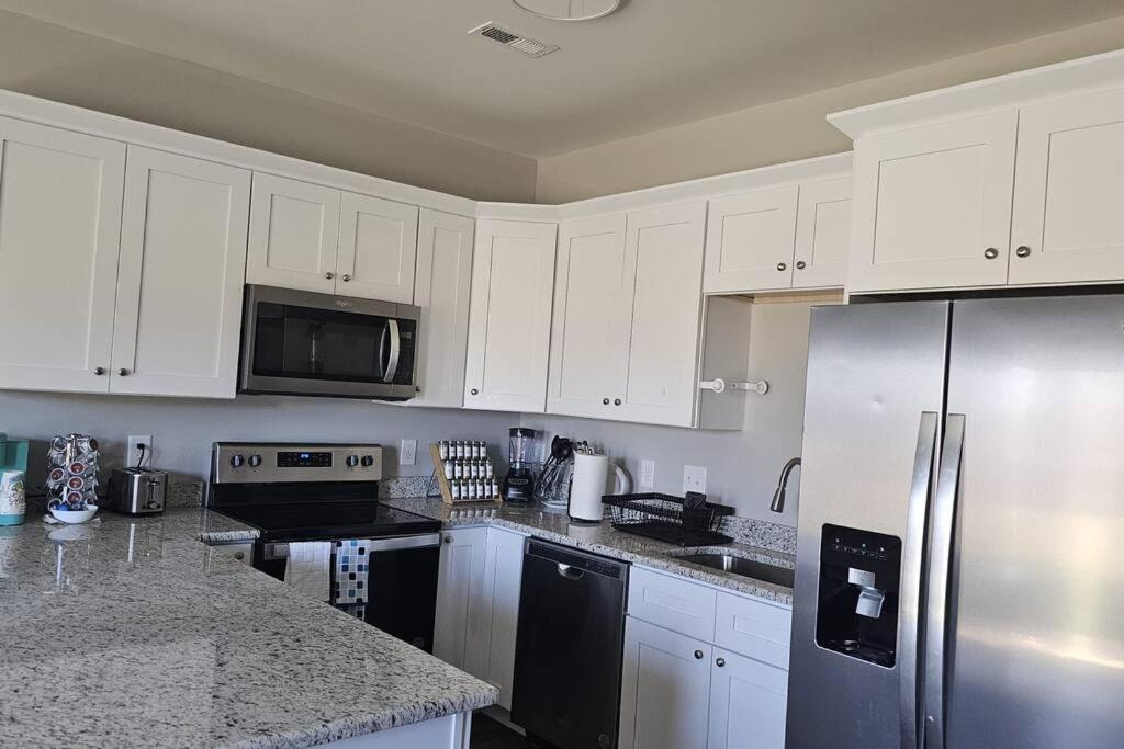 Gorgeous 3 Bedroom Home With Cable Tv In All Rooms & Free Wi-Fi Concord Esterno foto